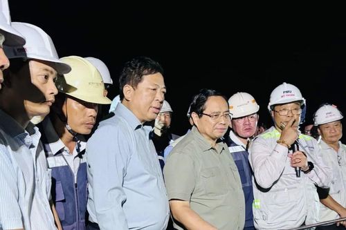 Thủ tướng kiểm tra thi công xuyên đêm cầu Nhơn Trạch