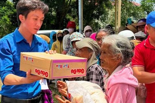 Lâm Đồng: Trao 330 suất quà cho đồng bào dân tộc thiểu số khó khăn