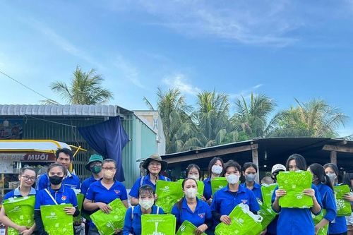 Mua sắm không túi nilon, chuyện nhỏ mà lớn