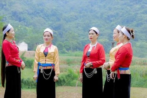 Bản Mường ngân vang làn điệu Thường Rang, Bộ mẹng