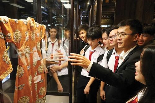 Khai thác tiềm năng từ văn hóa Huế