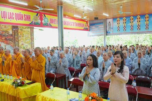 Ban Thường trực Ban Trị sự GHPGVN TP.Hà Nội thăm hạ trường Mễ Trì, Mậu Lương, Bà Đá và chùa Bộc