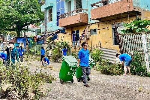 Phường Nùng Trí Cao ra quân tổng vệ sinh môi trường