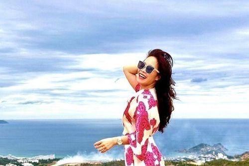 Nữ BTV nổi tiếng VTV vừa tậu căn hộ xinh đẹp ở biển, nhìn vào căn bếp mới thấy rõ tính cách chủ nhân