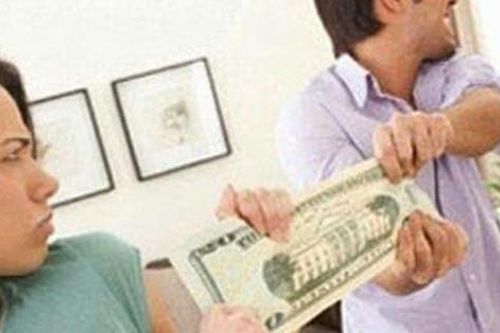 Tôi kiếm bao nhiêu tiền, vợ cũng thấy là quá ít