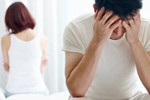 Tôi vừa sinh con trai, chồng lập tức ngủ riêng, nói còn yêu vợ cũ