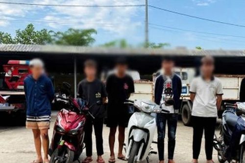 Nhóm thiếu niên ở Huế mang hung khí chạy xe lạng lách, gây tai nạn rồi bỏ chạy