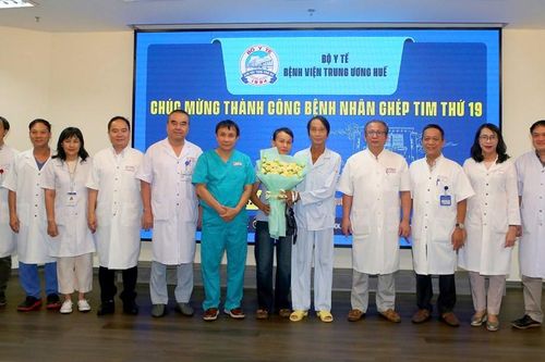 Bệnh viện Trung ương Huế ghép tim xuyên Việt thành công cho bệnh nhân lớn tuổi