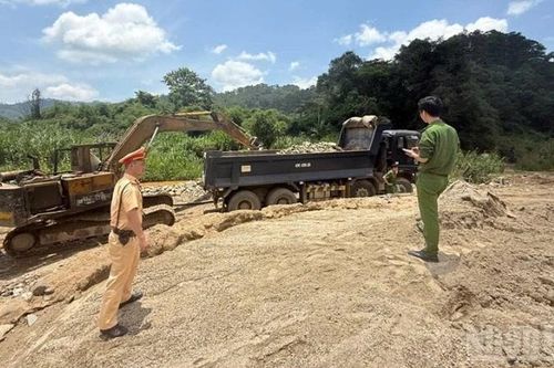 Lâm Đồng triệt phá điểm khai thác cát, sỏi trái phép quy mô lớn