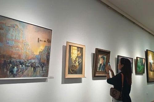 Triển lãm 'Dòng chảy' nhân kỷ niệm 100 năm thành lập Trường đại học Mỹ thuật Việt Nam