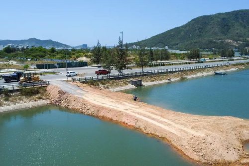 Vụ 'xuất hiện tuyến đường tạm lấn sông': Phạt doanh nghiệp 30 triệu đồng