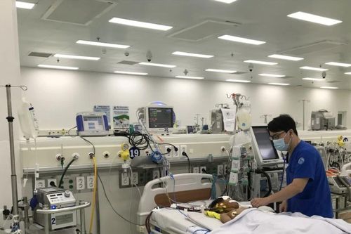 Trẻ 7 tuổi đau ngực, mệt nhiều không ngờ viêm cơ tim tối cấp
