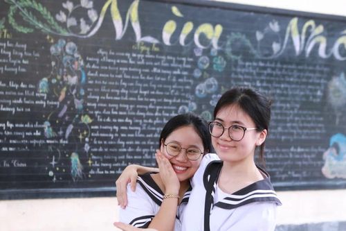 Ninh Bình hỗ trợ học bổng và sinh hoạt phí cho học sinh trường chuyên