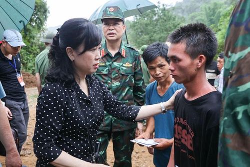 Lũ quét vùi bản, ngành Y tế quyết không lùi bước