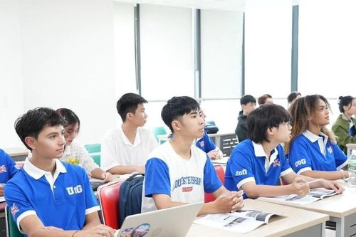 Bằng cử nhân Anh Quốc – học tại Việt Nam: Lựa chọn được nhiều phụ huynh ưu tiên