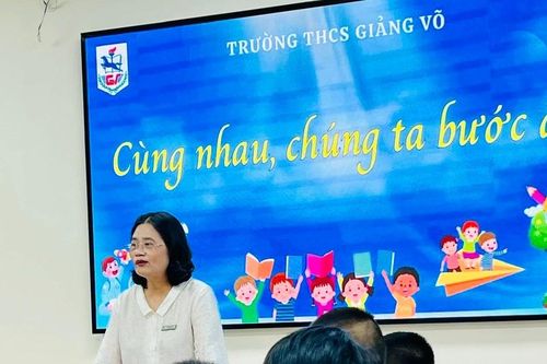 Hiệu trưởng mời học sinh xếp loại 'chưa đạt' uống trà sữa và nhắn: Các em không nhất thiết trở nên xuất sắc