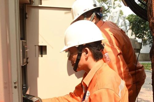 Tiêu thụ điện toàn quốc phá đỉnh lịch sử, khuyến cáo sử dụng điện tiết kiệm