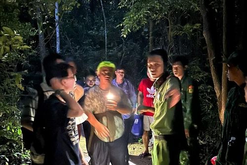 6 người bị lạc trên núi ở TPHCM