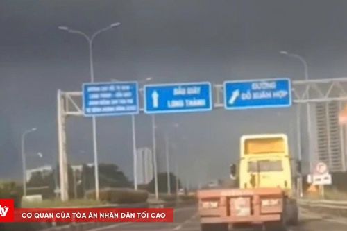 TP.HCM phạt tài xế xe đầu kéo lạng lách, đánh võng trên cao tốc