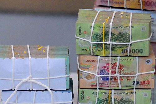 Thị trường bùng nổ, điểm danh loạt nhà băng rót vốn 'khủng' cho Chứng khoán Kỹ thương