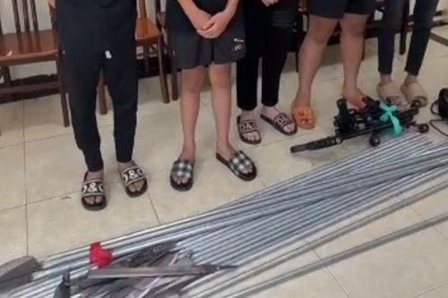 Triệt phá 'xưởng chế tạo vũ khí' ở Hà Nội, đối tượng trẻ nhất mới 12 tuổi