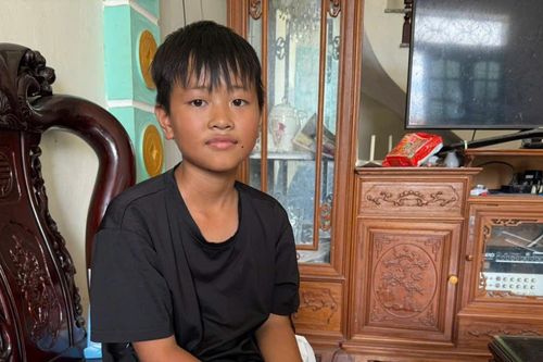 'Người hùng nhí' ở Ninh Bình kể phút lao mình xuống kênh cứu em nhỏ