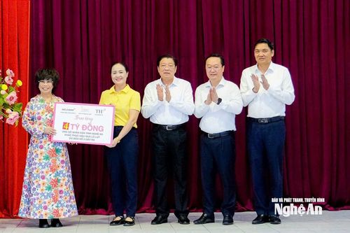 Tập đoàn TH, BAC A BANK và Quỹ Vì tầm vóc Việt chung tay cùng Nghệ An khắc phục hậu quả thiên tai