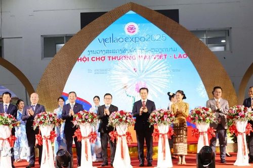 Việt Nam-Lào hợp tác phát triển thương mại, năng lượng và logistics biên giới