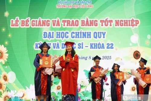 Trường đại học Cửu Long trao bằng tốt nghiệp cho 227 tân kỹ sư, dược sĩ