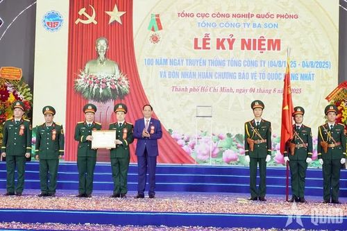Tổng Công ty Ba Son đón nhận Huân chương Bảo vệ Tổ quốc hạng Nhất