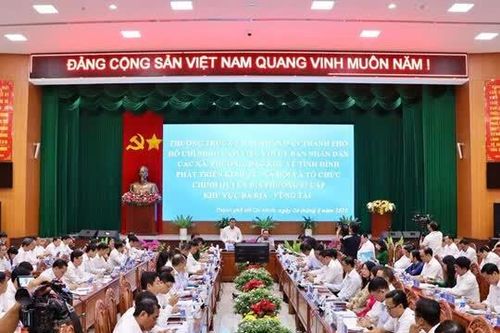 Chủ tịch UBND TP Hồ Chí Minh: 100% thủ tục hành chính doanh nghiệp sẽ trực tuyến trong tháng 8/2025