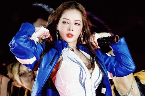 Chi Pu hát live 'Anh ơi ở lại' khiến mạng xã hội dậy sóng