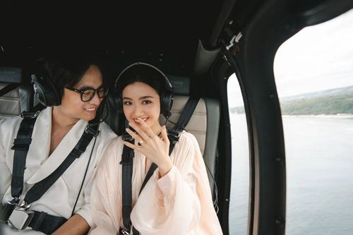Cặp đôi Việt gây sốt với màn cầu hôn trên trực thăng giữa trời Bali sau 6 năm yêu xa