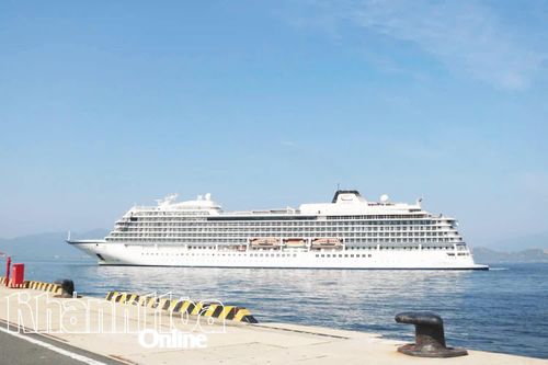 Tàu du lịch biển quốc tế Ms Viking Yidun đến Khánh Hòa