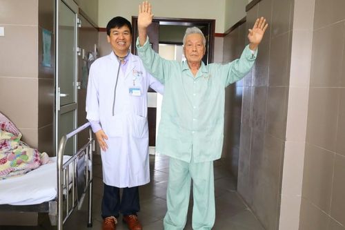Người bác sĩ từ mẫu