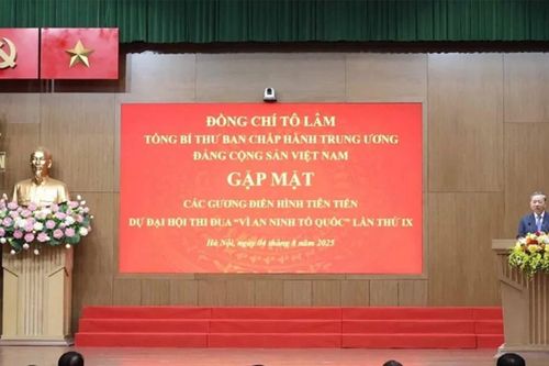 Tổng Bí thư gặp mặt các gương điển hình tiên tiến vì an ninh Tổ quốc