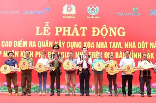 'Lá chắn thép' bảo vệ bình yên cuộc sống