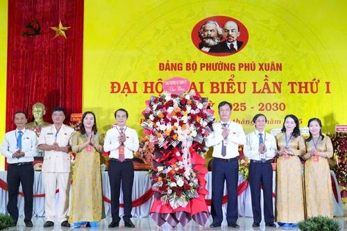 Phú Xuân, Phú Vang và Kim Trà tổ chức Đại hội đại biểu Đảng bộ nhiệm kỳ 2025-2030