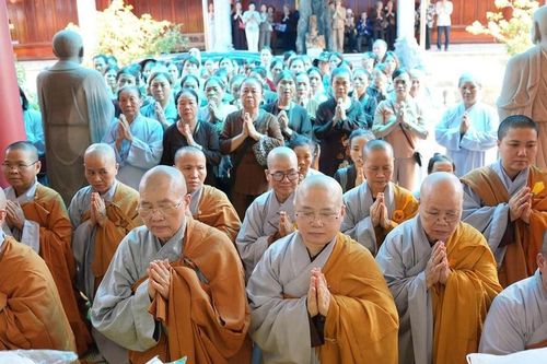 Đoàn Phân ban Ni giới T.Ư thăm các trường hạ tại 3 tỉnh khu vực phía Bắc