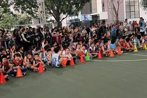 Trẻ nhỏ nghỉ hè ở chung cư: Vui khỏe không cần smartphone