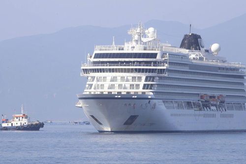 Tàu biển quốc tế Viking Yidun đưa hơn 200 du khách quốc tế cập cảng Cam Ranh, Khánh Hòa