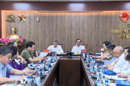 'Dạy cái gần, học cái cần' để tạo chuyển biến thực chất trong Quốc hội số