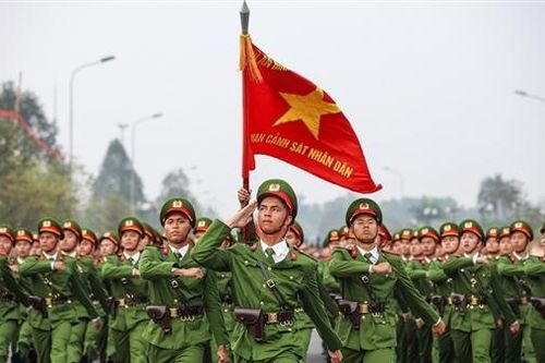 Phát huy truyền thống anh hùng cách mạng, xây dựng lực lượng Công an nhân dân trong sạch, vững mạnh, chính quy, tinh nhuệ, hiện đại, cùng đất nước tiến vào kỷ nguyên phát triển mới