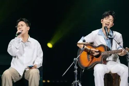 'Xoay tròn' - bữa tiệc âm nhạc đa sắc màu đầy cảm xúc