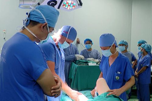 Bước tiến trong điều trị nhiễm khuẩn khớp gối