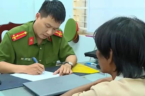 TP.HCM: Tài xế báo tin giả bị ba khách cướp xe