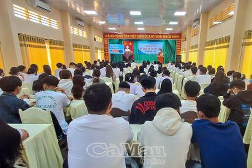 Trường Cao đẳng Y tế Bạc Liêu đối thoại với tân sinh viên