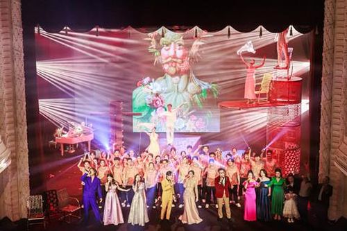 'Hoa và Rác' - Kể chuyện môi trường bằng nghệ thuật