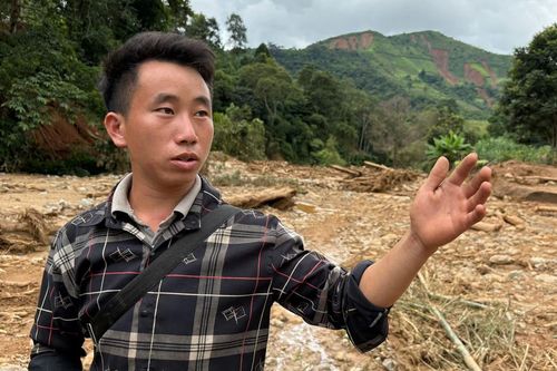Thủ tướng khen ngợi 'tình dân tộc, nghĩa đồng bào' của Trưởng bản Mùa A Thi