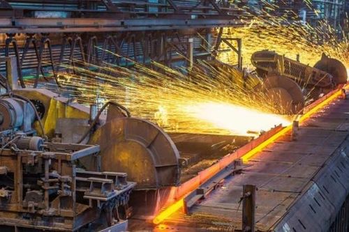 Ngành thép châu Âu mắc kẹt giữa cuộc chơi lớn